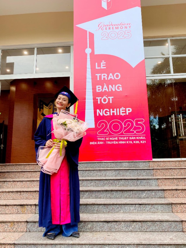 Trịnh Kim Chi, Hoàng Mập, Hạnh Thúy nhận bằng tốt nghiệp thạc sĩ- Ảnh 4.