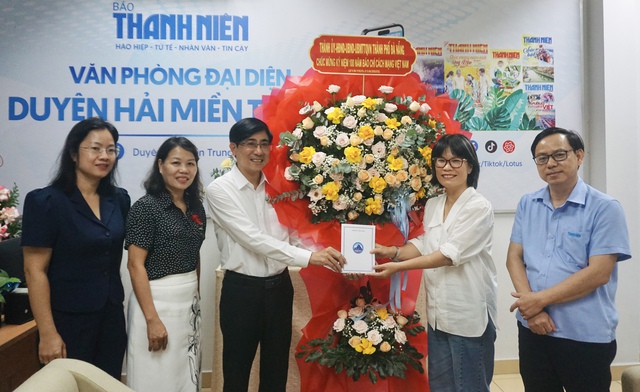 Đà Nẵng ‘tri ân Báo Thanh Niên vì sự đồng hành với địa phương’ Đà Nẵng ‘tri ân Báo Thanh Niên vì sự đồng hành với địa phương’