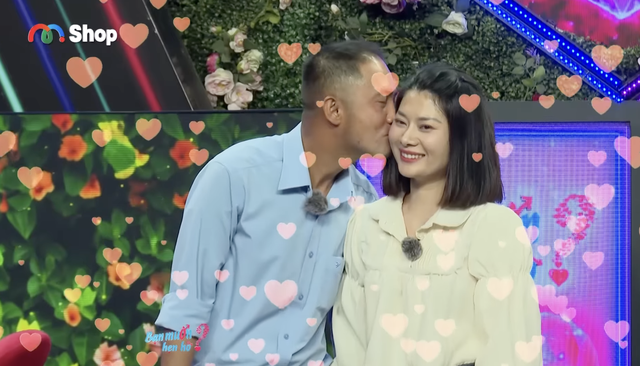 Kỹ sư điện U.40 vỡ òa khi chinh phục được cô gái xinh đẹp Kỹ sư điện U.40 vỡ òa khi chinh phục được cô gái xinh đẹp