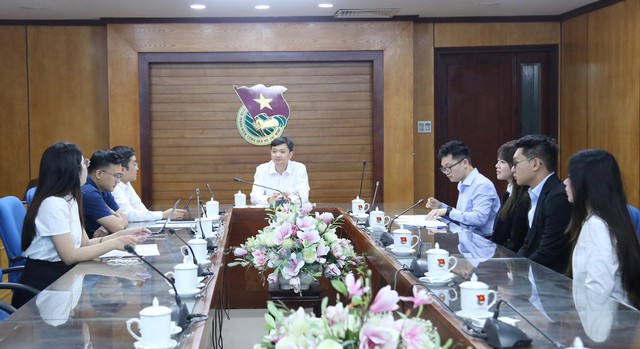 Anh Nguyễn Minh Triết gặp mặt cán bộ chủ chốt Hội Sinh viên Việt Nam tại Anh Anh Nguyễn Minh Triết gặp mặt cán bộ chủ chốt Hội Sinh viên Việt Nam tại Anh