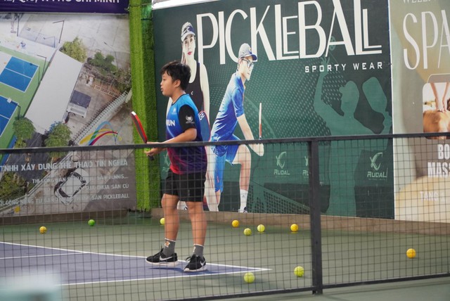 'Khối nghỉ hè' xuất hiện nhiều ở sân pickleball - Ảnh 5.