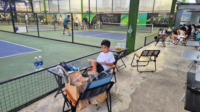 'Khối nghỉ hè' xuất hiện nhiều ở sân pickleball - Ảnh 7.