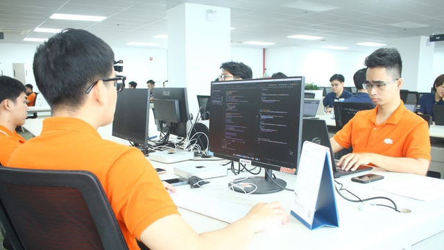 Miền Trung phát triển bứt phá trong kỷ nguyên AI và công nghệ số - Ảnh 4. Miền Trung phát triển bứt phá trong kỷ nguyên AI và công nghệ số - Ảnh 4.