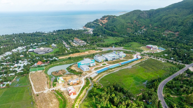 Miền Trung phát triển bứt phá trong kỷ nguyên AI và công nghệ số - Ảnh 2. Miền Trung phát triển bứt phá trong kỷ nguyên AI và công nghệ số - Ảnh 2.