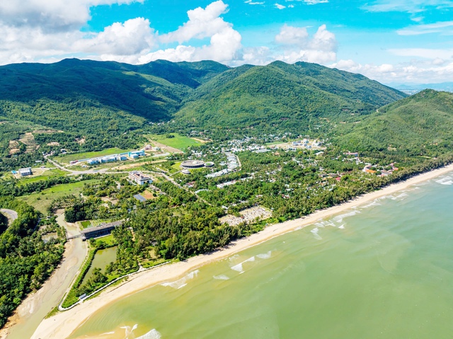 Miền Trung phát triển bứt phá trong kỷ nguyên AI và công nghệ số - Ảnh 3. Miền Trung phát triển bứt phá trong kỷ nguyên AI và công nghệ số - Ảnh 3.
