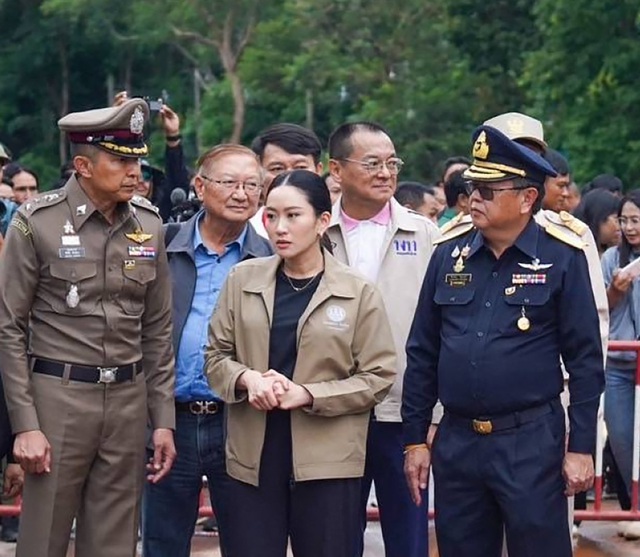 Thủ tướng Thái Lan cứng cỏi sau ‘tối hậu thư’ của ông Hun Sen Thủ tướng Thái Lan cứng cỏi sau ‘tối hậu thư’ của ông Hun Sen