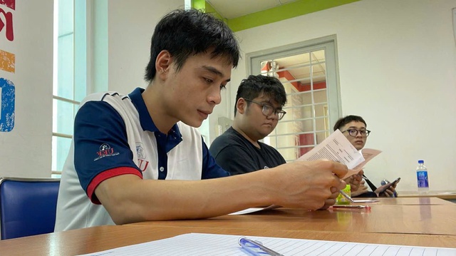 Tài xế xe công nghệ quyết tâm lấy bằng đại học ở tuổi 30 - Ảnh 1.