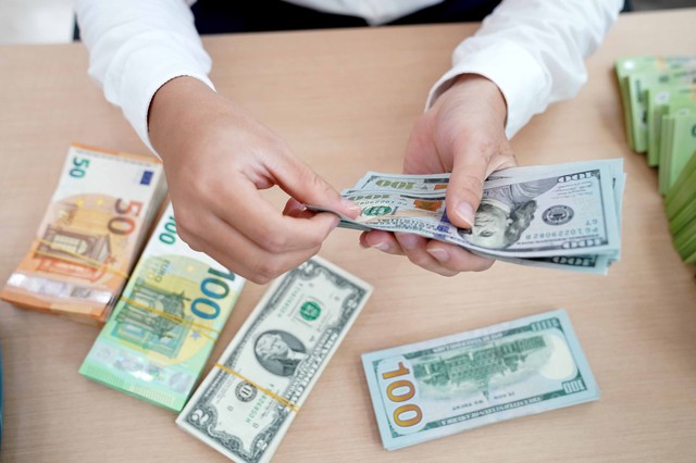 Gi&aacute; USD h&ocirc;m nay 18.6.2025: - Ảnh 1.