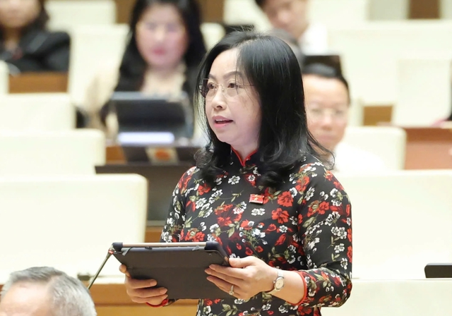 Giá điện tăng 4 lần, lương mới tăng 1 lần, người lao động 'chật vật' - Ảnh 1.