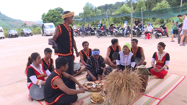 Làng du lịch cộng đồng thôn Hòn Dung: điểm đến độc đáo ở vùng cao Khánh Sơn- Ảnh 1.
