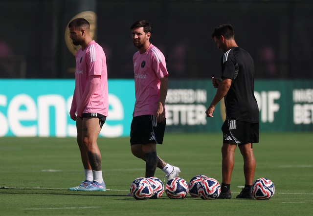 Cựu danh thủ Roberto Baggio bất ngờ gặp Messi, Inter Miami có viện binh trở lại - Ảnh 2.