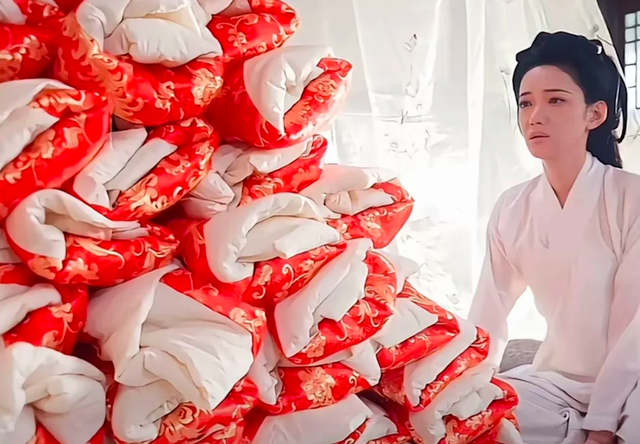 

Phim ngắn Trung Quốc gây sốc với chi tiết nữ chính sinh 99 người con, xếp chồng lên nhau như núi  