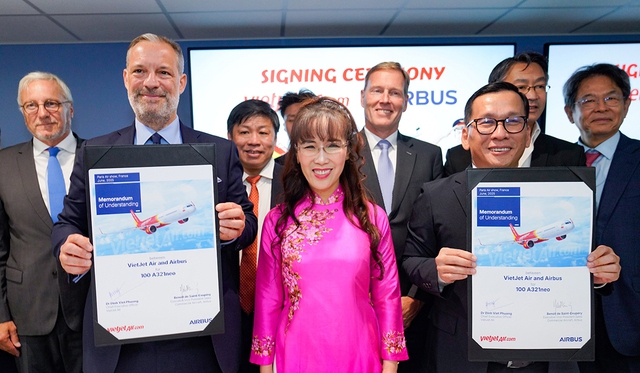 Vietjet đặt hàng mới 100 máy bay A320/ A321neo Vietjet đặt hàng mới 100 máy bay A320/ A321neo