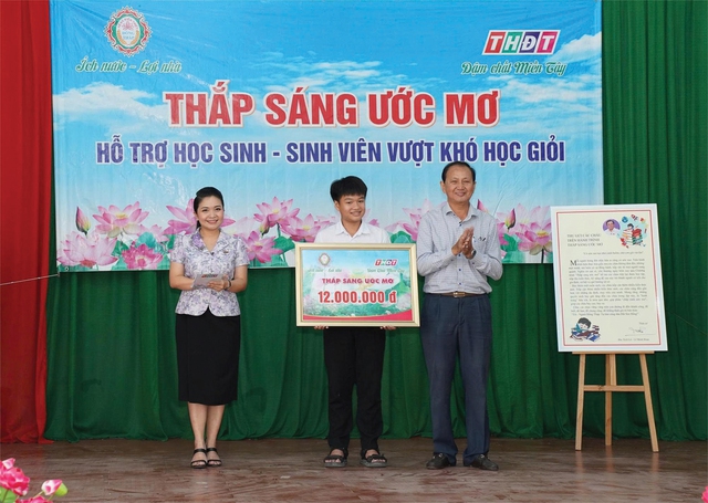 Công ty Xổ số Đồng Tháp – Đồng hành với người dân khó khăn Công ty Xổ số Đồng Tháp – Đồng hành với người dân khó khăn