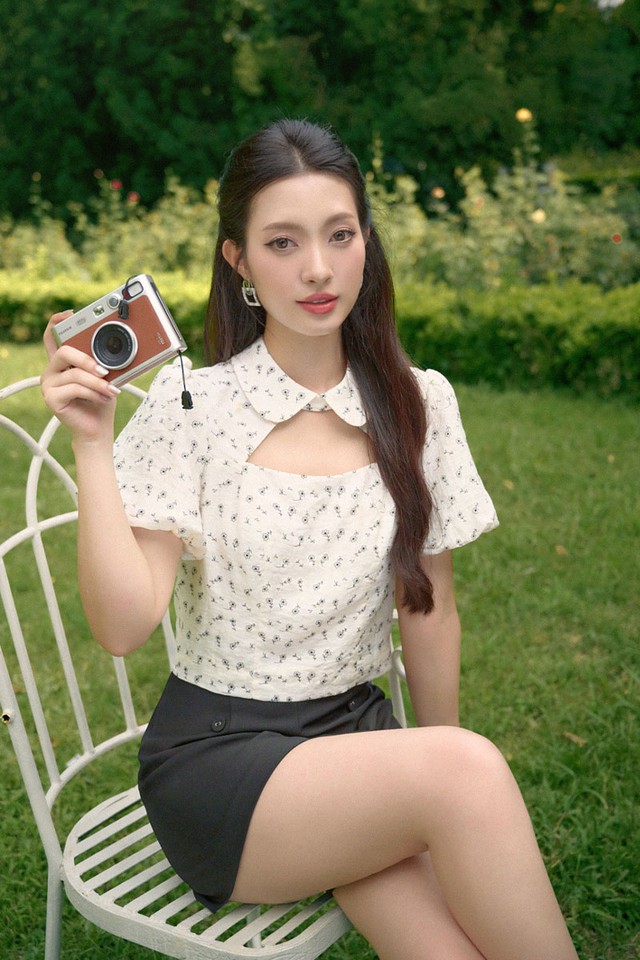 Thanh lịch và nữ tính với áo cổ sen- Ảnh 5.
