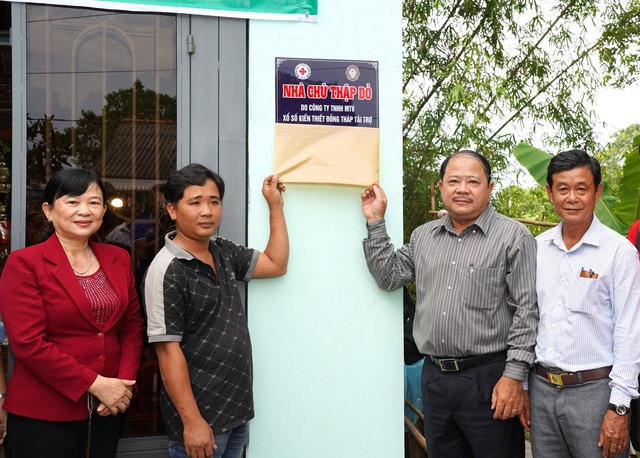 Công ty Xổ số Đồng Tháp - Đồng hành với người dân khó khăn- Ảnh 3. Công ty Xổ số Đồng Tháp - Đồng hành với người dân khó khăn- Ảnh 3.