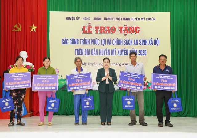 Công ty Xổ số Đồng Tháp - Đồng hành với người dân khó khăn- Ảnh 4. Công ty Xổ số Đồng Tháp - Đồng hành với người dân khó khăn- Ảnh 4.
