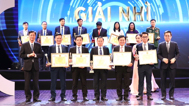 Điện lực Quảng Trị chuyển đổi số mạnh mẽ, vượt nhiều chỉ tiêu nhiệm kỳ Điện lực Quảng Trị chuyển đổi số mạnh mẽ, vượt nhiều chỉ tiêu nhiệm kỳ