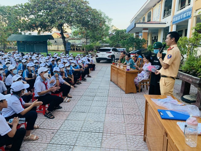 Quảng Bình triển khai đồng bộ giải pháp an toàn giao thông từ đầu năm 2025- Ảnh 3. Quảng Bình triển khai đồng bộ giải pháp an toàn giao thông từ đầu năm 2025- Ảnh 3.