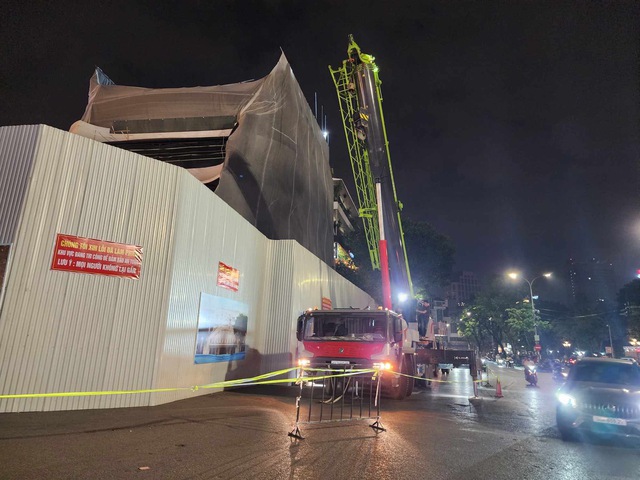Hà Nội phá dỡ tòa nhà ‘hàm cá mập’ Hà Nội phá dỡ tòa nhà ‘hàm cá mập’