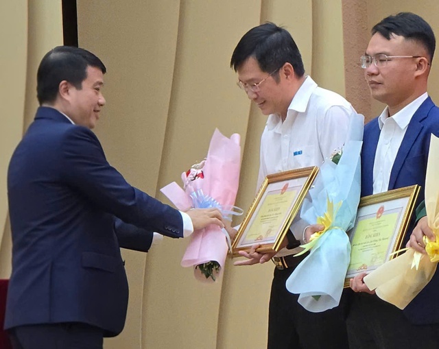 Văn phòng báo Thanh Niên khu vực Nam Trung bộ được khen thưởng tại Lâm Đồng - Ảnh 2. Văn phòng báo Thanh Niên khu vực Nam Trung bộ được khen thưởng tại Lâm Đồng - Ảnh 2.