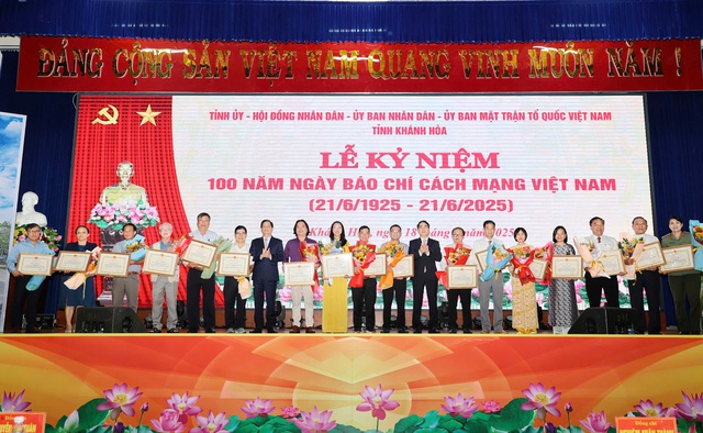 Văn phòng báo Thanh Niên khu vực Nam Trung bộ được khen thưởng tại Lâm Đồng - Ảnh 4. Văn phòng báo Thanh Niên khu vực Nam Trung bộ được khen thưởng tại Lâm Đồng - Ảnh 4.