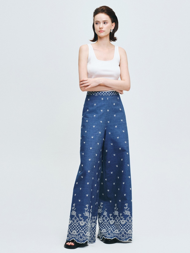 5 cách lên đồ thời thượng cho lúc giao mùa- Ảnh 5. 5 cách lên đồ thời thượng cho lúc giao mùa- Ảnh 5.
