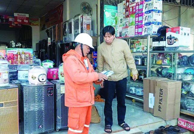 PC Đắk Lắk triển khai hiệu quả chương trình tiết kiệm điện- Ảnh 2. PC Đắk Lắk triển khai hiệu quả chương trình tiết kiệm điện- Ảnh 2.