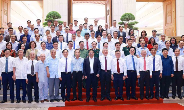 Báo chí phát huy truyền thống 100 năm với ‘tâm sáng – lòng trong – bút sắc’ Báo chí phát huy truyền thống 100 năm với ‘tâm sáng – lòng trong – bút sắc’
