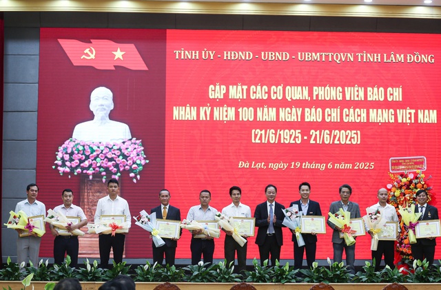 Văn phòng báo Thanh Niên khu vực Nam Trung bộ được khen thưởng tại Lâm Đồng - Ảnh 3. Văn phòng báo Thanh Niên khu vực Nam Trung bộ được khen thưởng tại Lâm Đồng - Ảnh 3.