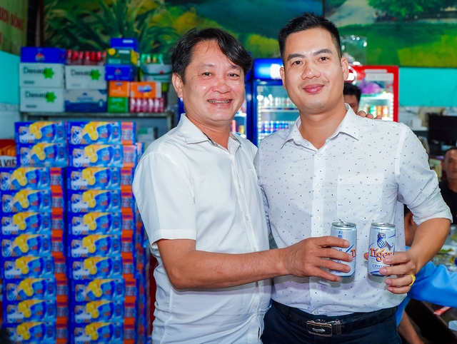 Đổi thói quen, người đàn ông bất ngờ trúng lon vàng 50 triệu đồng từ Tiger Beer - Ảnh 2.