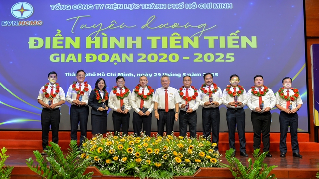  Khi có chồng là nhân viên điện lực  - Ảnh 2.