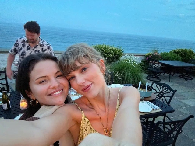 Taylor Swift và Selena Gomez 'đập tan' tin đồn nghỉ chơi- Ảnh 3.