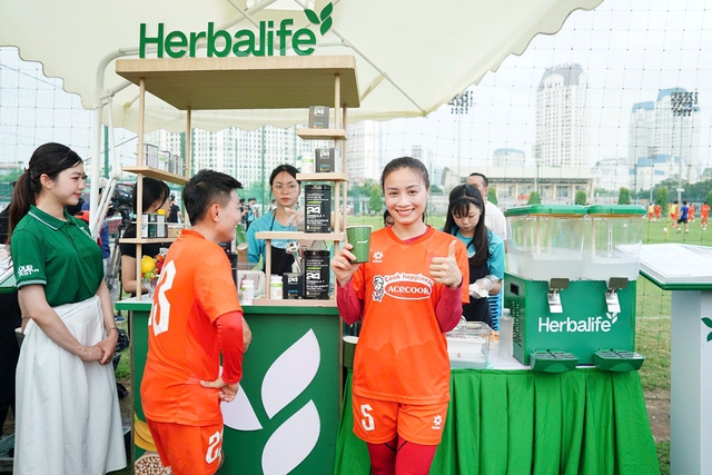 Cùng Herbalife Việt Nam tiếp sức cho các Đội tuyển Bóng đá Quốc gia Việt Nam - Ảnh 5.