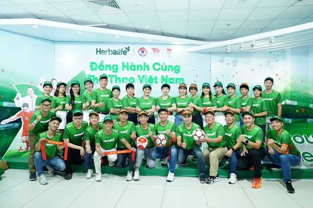 Cùng Herbalife Việt Nam tiếp sức cho các Đội tuyển Bóng đá Quốc gia Việt Nam - Ảnh 6.