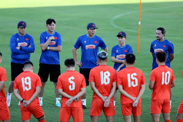 Lộ diện lỗ hổng hàng thủ đội tuyển Việt Nam: Thầy Kim cần 'vá lỗi' ngay! - Ảnh 1.