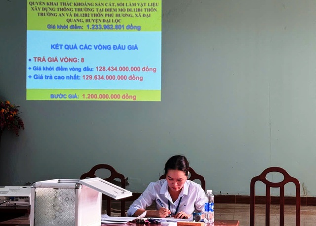 Quảng Nam: Đấu giá mỏ cát tăng ‘sốc’, gấp 129 lần so với giá khởi điểm Quảng Nam: Đấu giá mỏ cát tăng ‘sốc’, gấp 129 lần so với giá khởi điểm