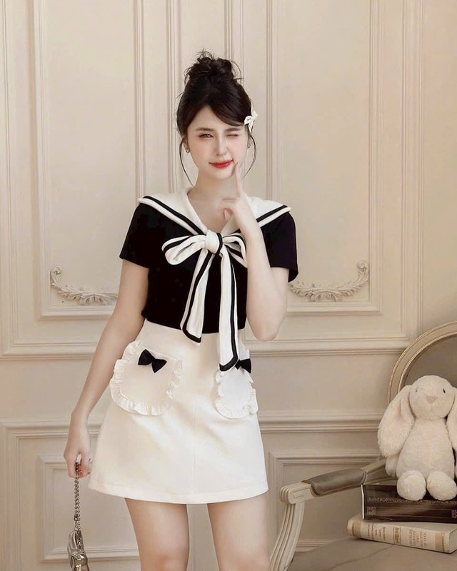 Nét chấm phá độc đáo cho phong cách với áo thủy thủ- Ảnh 4. Nét chấm phá độc đáo cho phong cách với áo thủy thủ- Ảnh 4.
