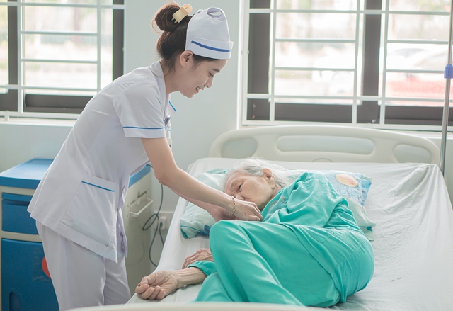 Bệnh viện Đa khoa tỉnh Quảng Trị: Phát triển toàn diện, hướng đến chất lượng chuyên sâu - Ảnh 5.