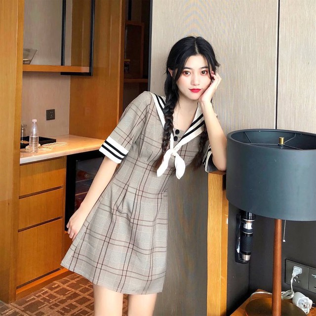 Nét chấm phá độc đáo cho phong cách với áo thủy thủ- Ảnh 7. Nét chấm phá độc đáo cho phong cách với áo thủy thủ- Ảnh 7.