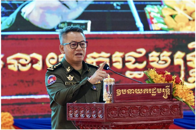 Thủ tướng Thái Lan đến khu vực biên giới với Campuchia - Ảnh 2. Thủ tướng Thái Lan đến khu vực biên giới với Campuchia - Ảnh 2.