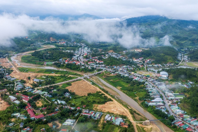 Đăk Glei: 50 năm vươn lên từ gian khó - Ảnh 1.