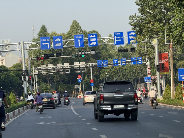 Không tuân thủ biển hiệu lệnh giao thông có bị phạt? - Ảnh 1.