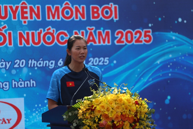 Ánh Viên truyền cảm hứng học bơi, phòng chống đuối nước tại TP.HCM Ánh Viên truyền cảm hứng học bơi, phòng chống đuối nước tại TP.HCM