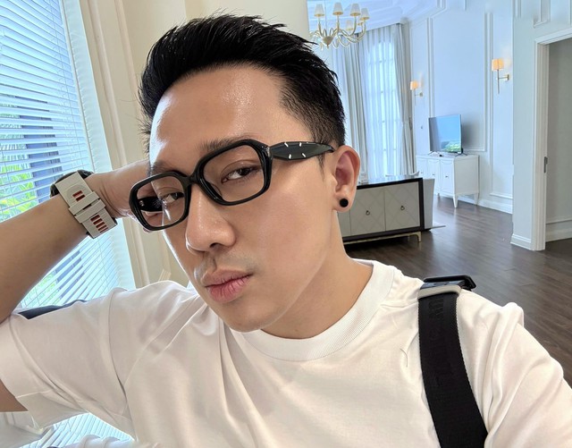Showbiz 19.6: Trấn Thành phản bác; Hồ Ngọc Hà quảng bá quê hương Showbiz 19.6: Trấn Thành phản bác; Hồ Ngọc Hà quảng bá quê hương