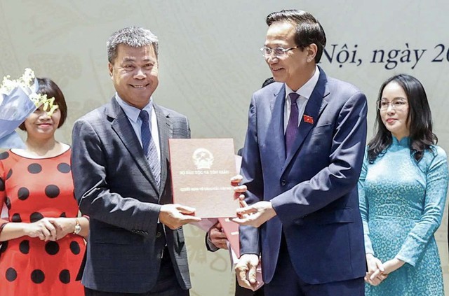 Ông Nguyễn Văn Bá làm Tổng biên tập Báo VietNamNet thuộc Bộ Dân tộc và Tôn giáo Ông Nguyễn Văn Bá làm Tổng biên tập Báo VietNamNet thuộc Bộ Dân tộc và Tôn giáo
