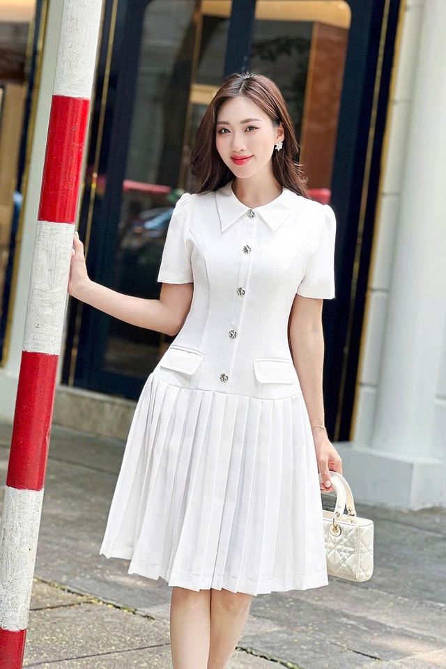 Muôn kiểu váy hạ eo cho nàng ngày nắng- Ảnh 5. Muôn kiểu váy hạ eo cho nàng ngày nắng- Ảnh 5.