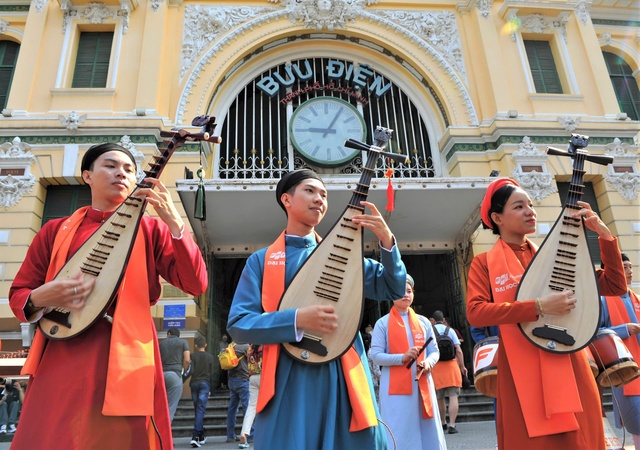 Ra mắt Trung tâm UNESCO Bảo tồn và phát triển đờn ca tài tử Nam bộ- Ảnh 1. Ra mắt Trung tâm UNESCO Bảo tồn và phát triển đờn ca tài tử Nam bộ- Ảnh 1.