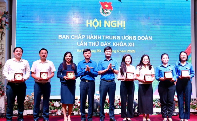 Anh Bùi Quang Huy: 'Khẩn trương sắp xếp lại cơ quan lãnh đạo của Đoàn'- Ảnh 3. Anh Bùi Quang Huy: 'Khẩn trương sắp xếp lại cơ quan lãnh đạo của Đoàn'- Ảnh 3.