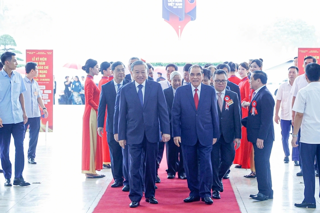 Tổng B&iacute; thư T&ocirc; L&acirc;m dự lễ kỷ niệm 100 năm Ng&agrave;y B&aacute;o ch&iacute; c&aacute;ch mạng Việt Nam- Ảnh 1.